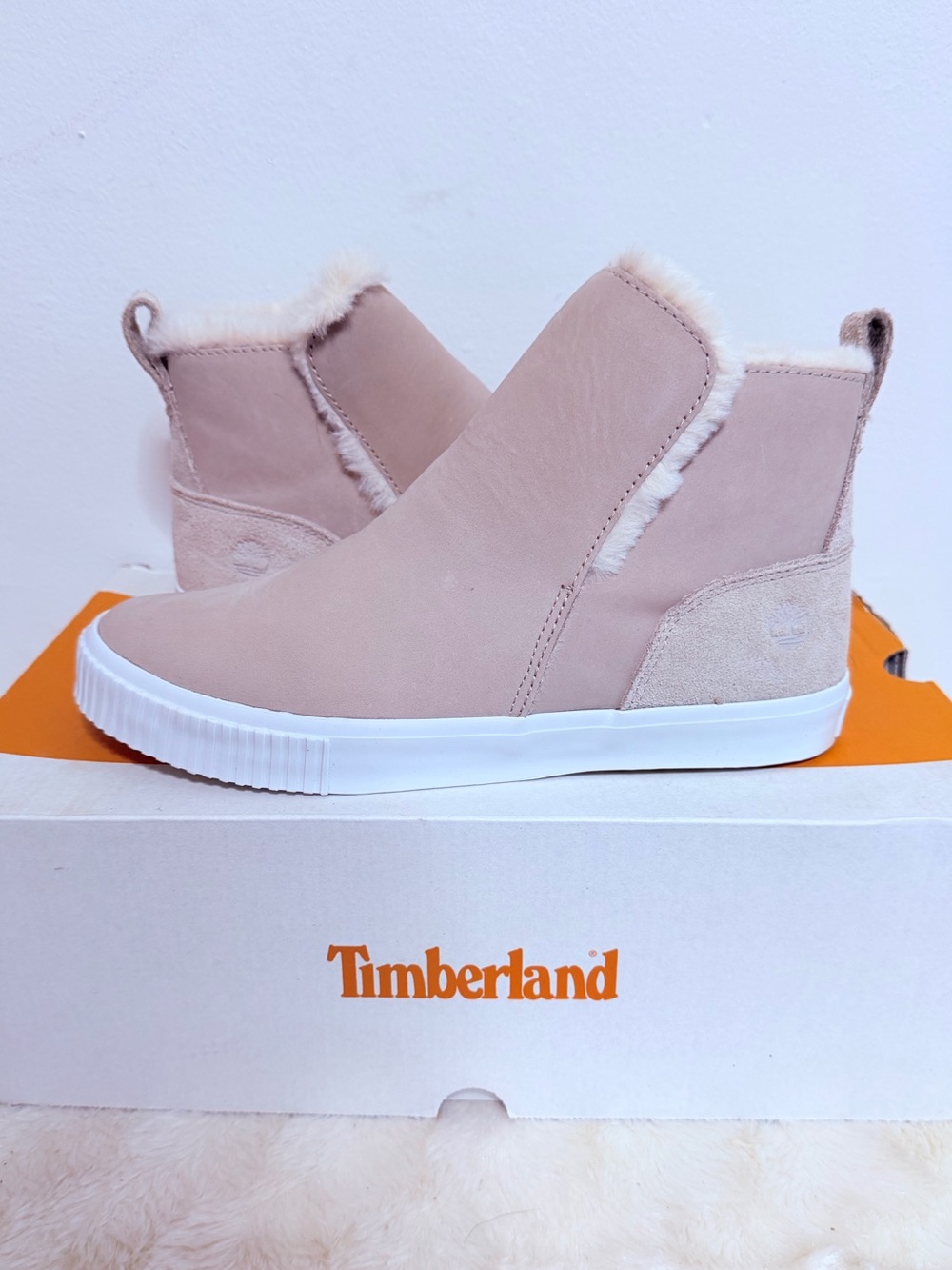 Timberland Women's Skyla Bay Pull-On Sneakers. Size 9 new with tags!!!